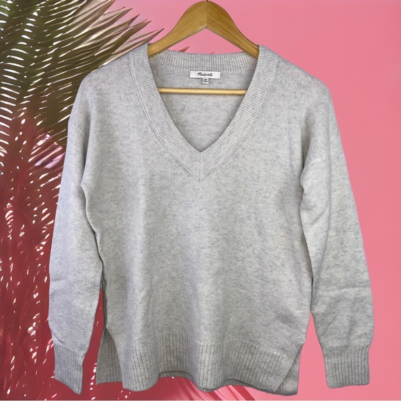 Madewell Sweaters - ✨HP✨NWOT Madewell Bartlett ​V-Neck Cozy Wool Pullover Sweater Heather Gray XXS